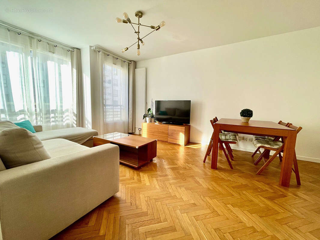 Appartement à LEVALLOIS-PERRET