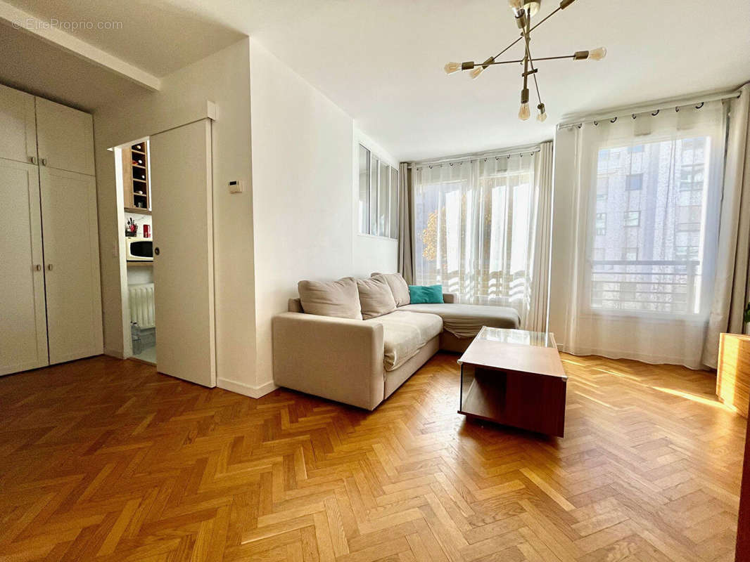 Appartement à LEVALLOIS-PERRET