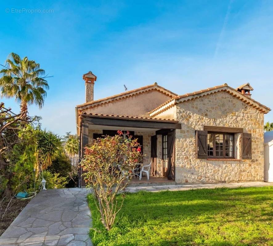 Maison à VILLENEUVE-LOUBET