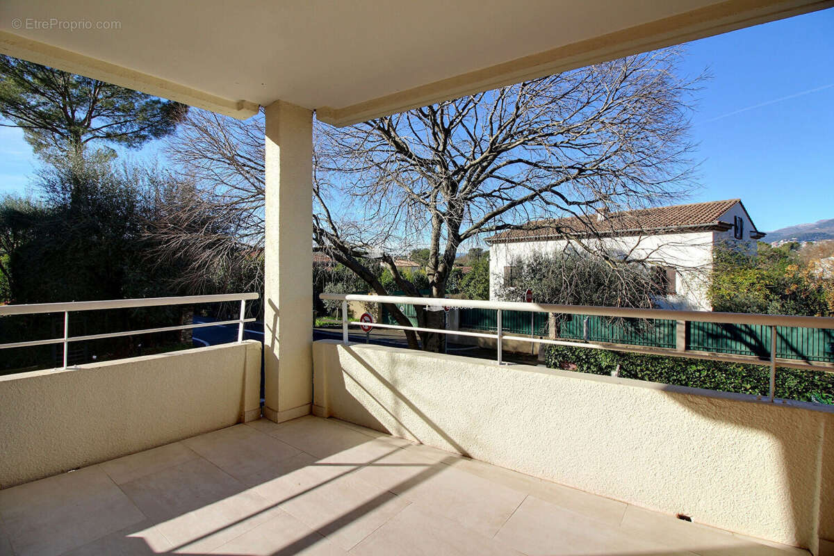 Appartement à MOUANS-SARTOUX