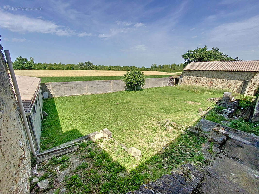 Maison à CADEROUSSE