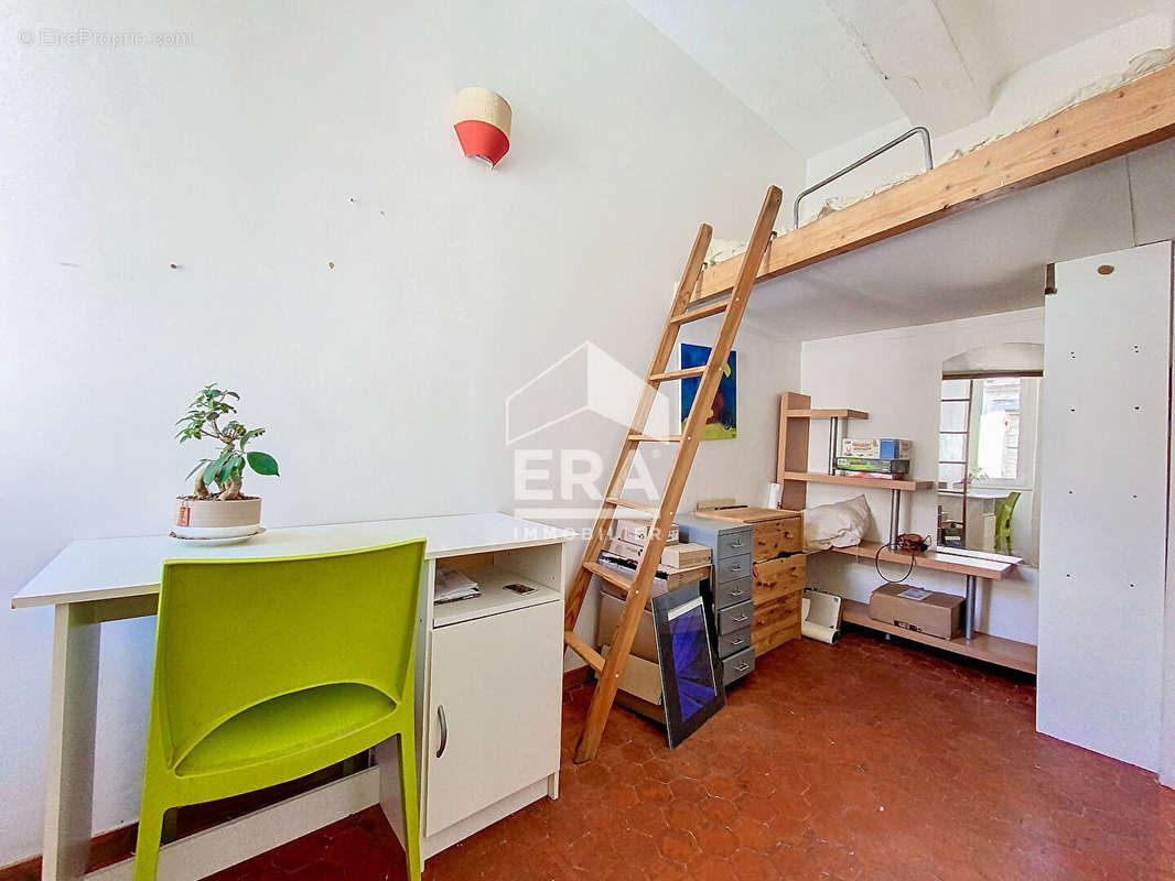 Appartement à MARSEILLE-2E