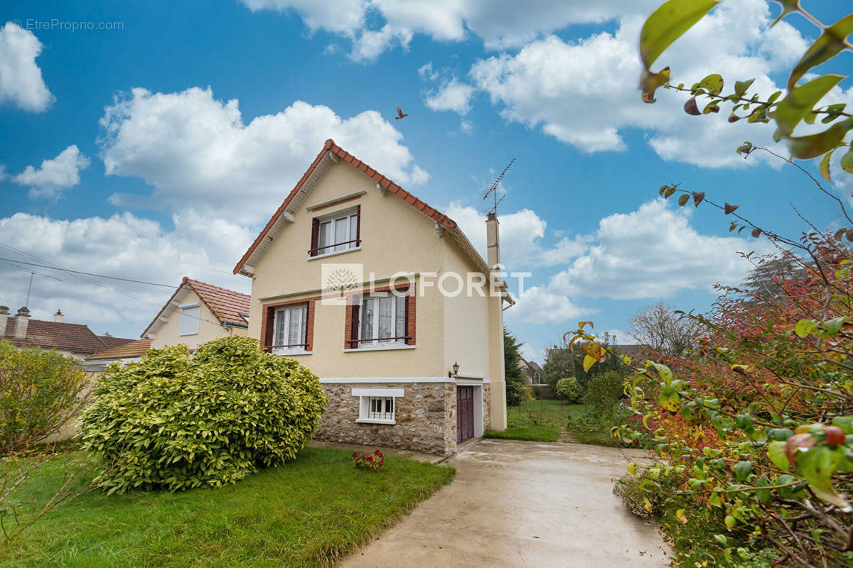 Maison à PONTAULT-COMBAULT