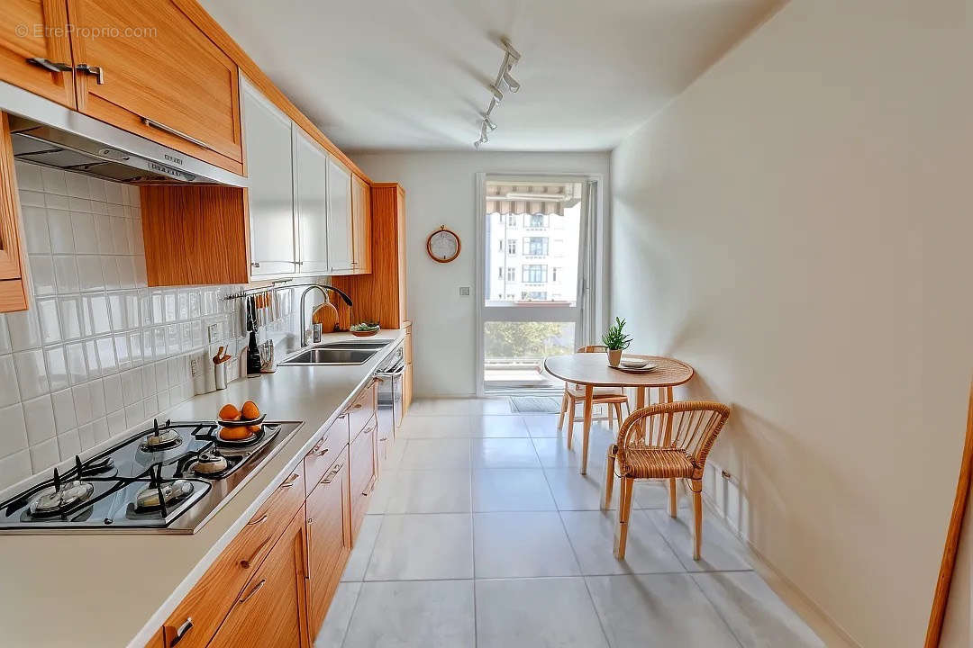 Appartement à LYON-8E