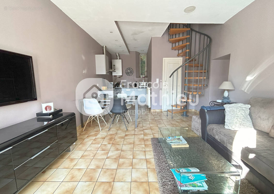 Appartement à CHATILLON-SUR-CHALARONNE