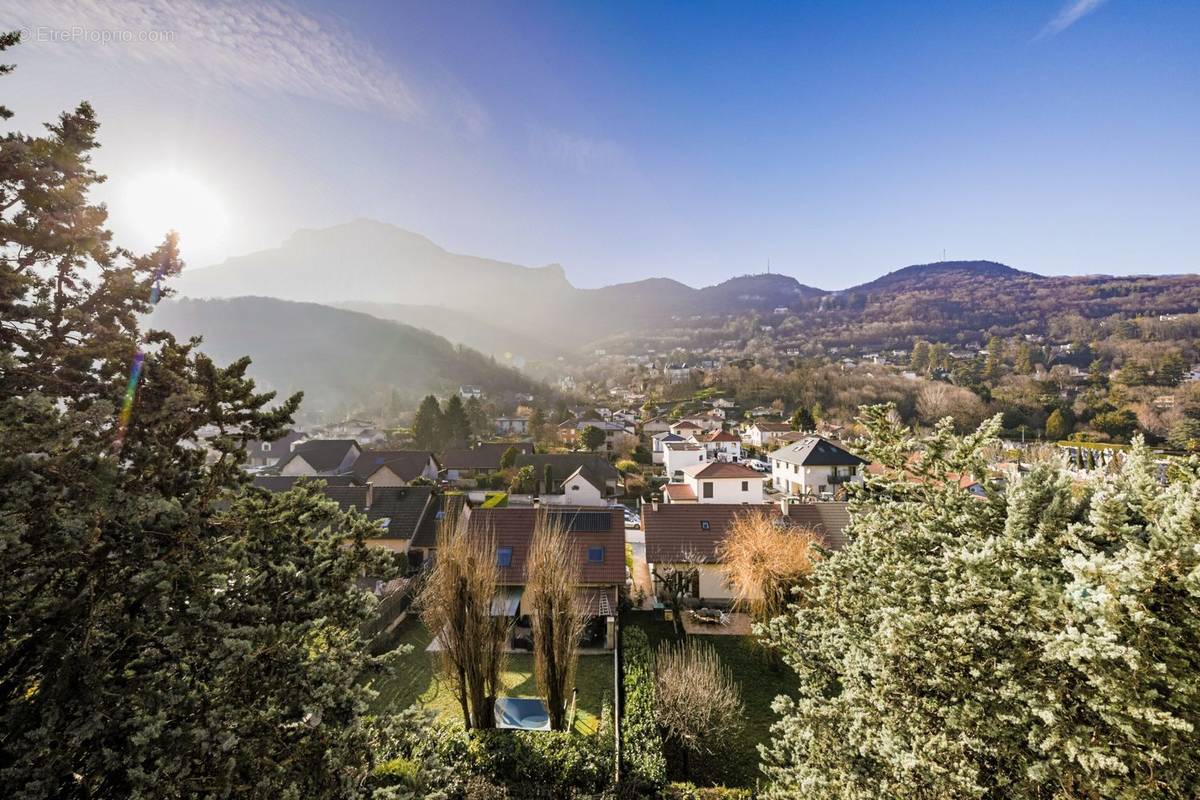 Appartement à SEYSSINET-PARISET