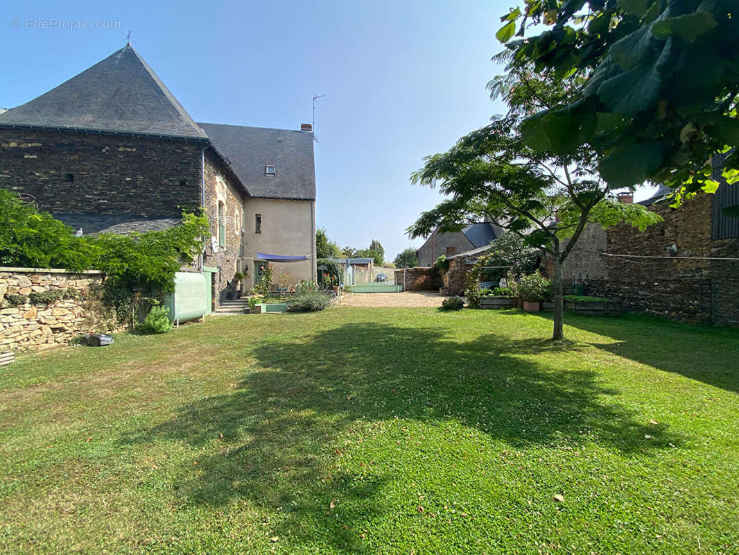 Maison à LE LION-D&#039;ANGERS