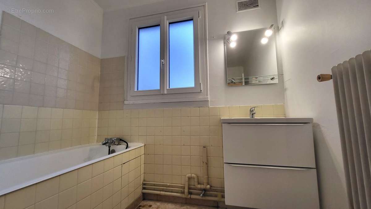 Appartement à LES CLAYES-SOUS-BOIS