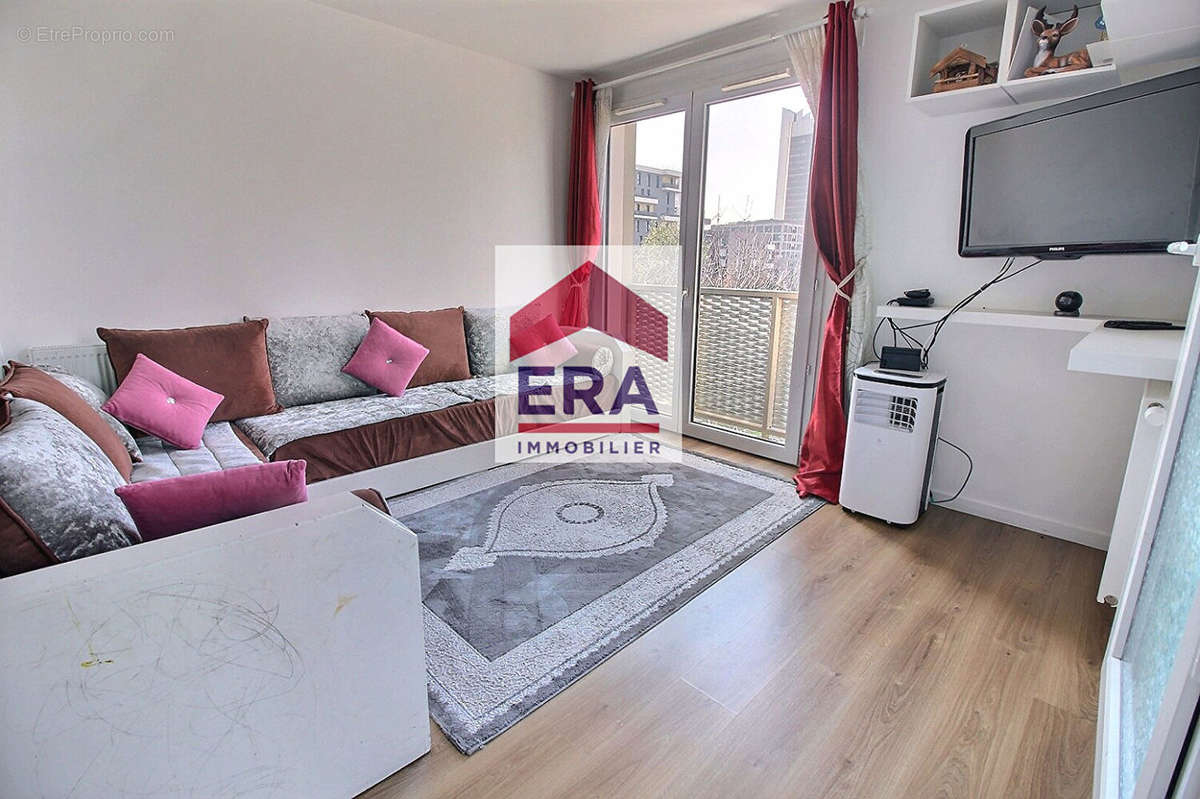 Appartement à GENNEVILLIERS