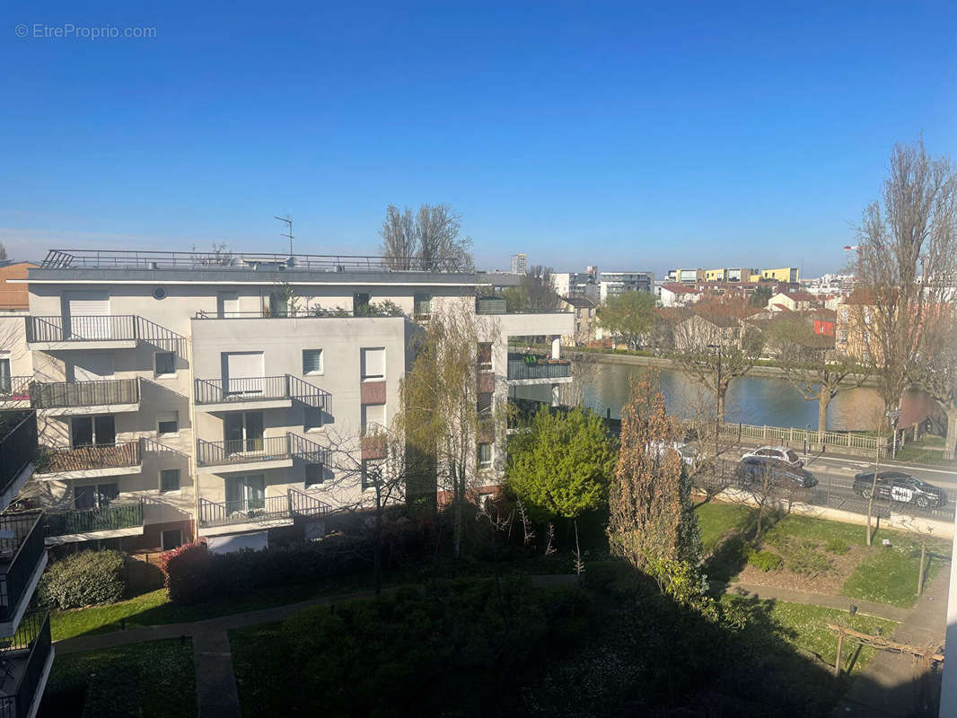 Appartement à AUBERVILLIERS