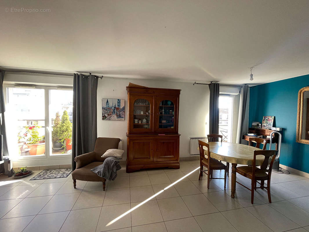 Appartement à AUBERVILLIERS