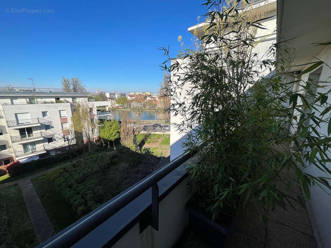 Appartement à AUBERVILLIERS