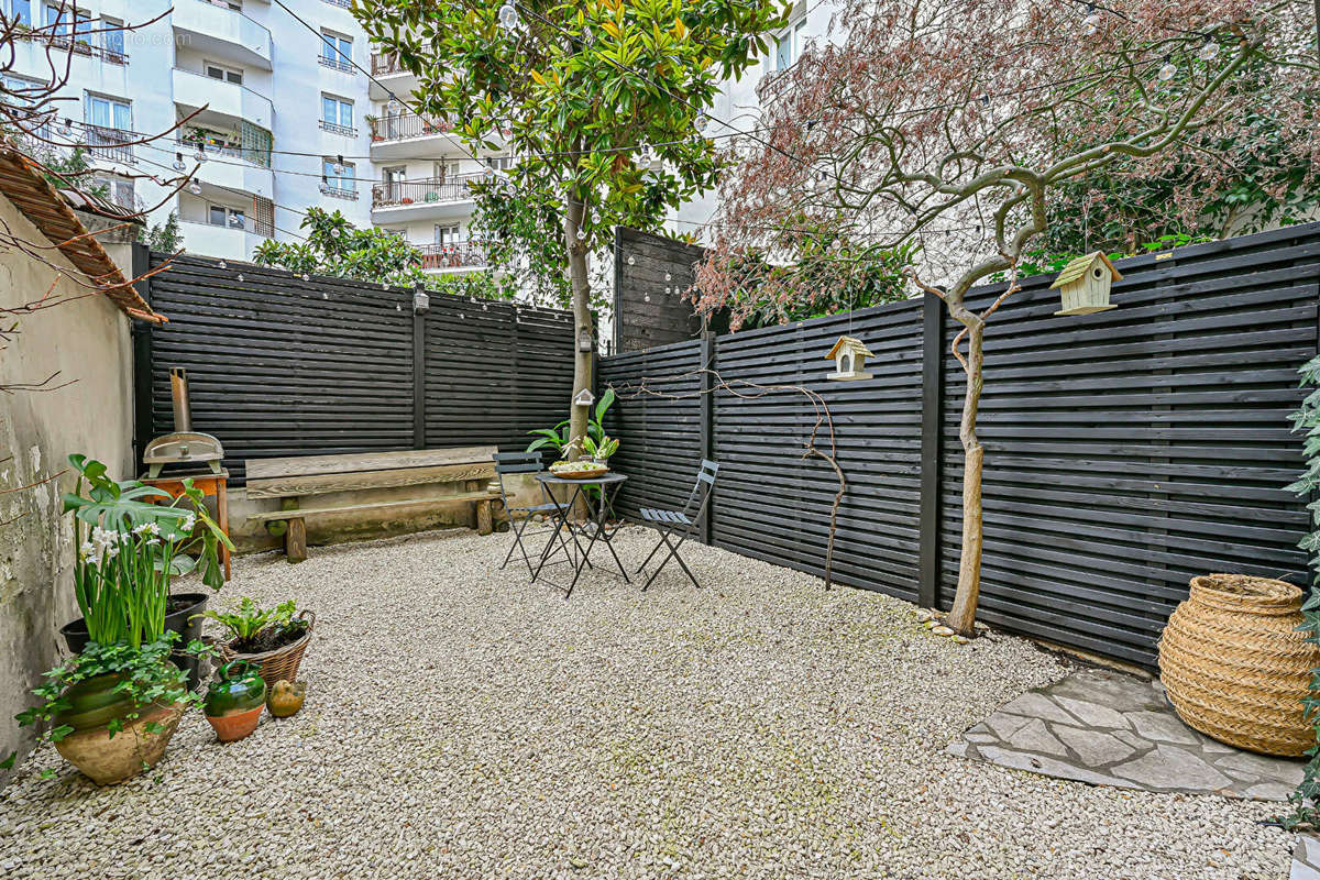 Appartement à PARIS-14E