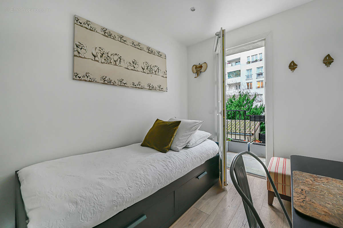 Appartement à PARIS-14E