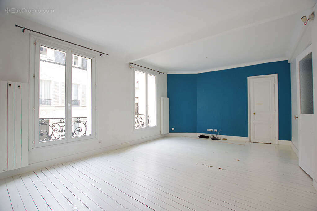 Appartement à PARIS-14E