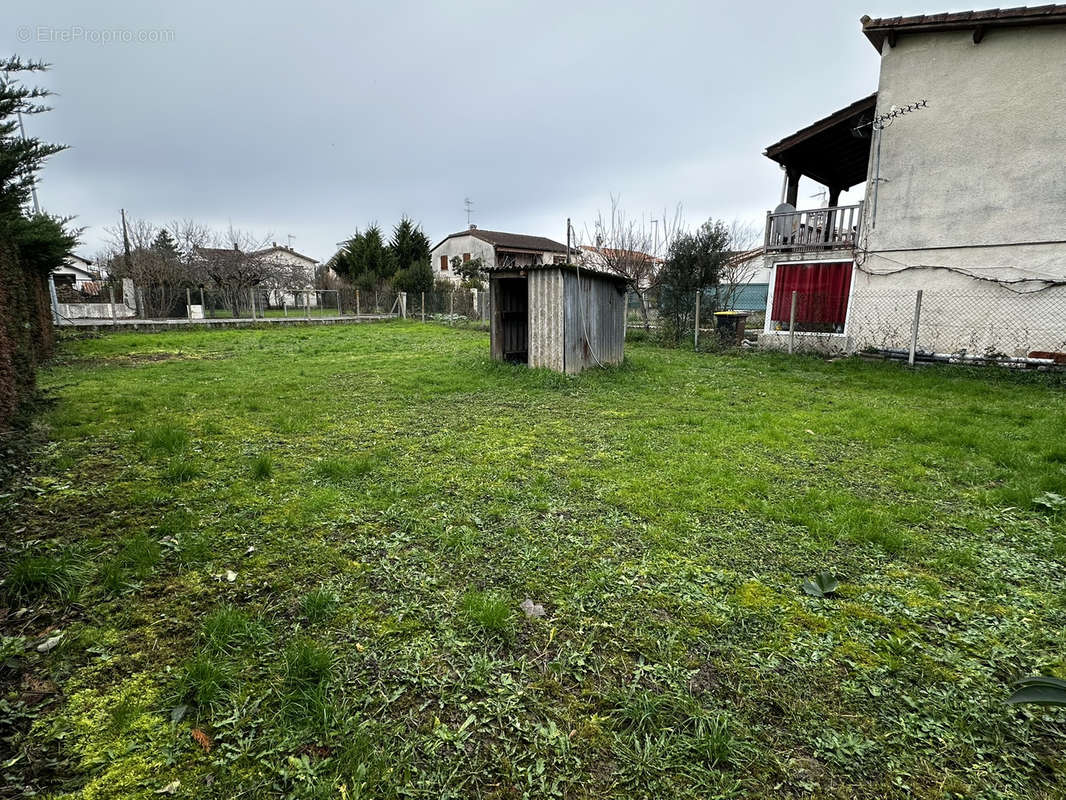 Terrain à AGEN