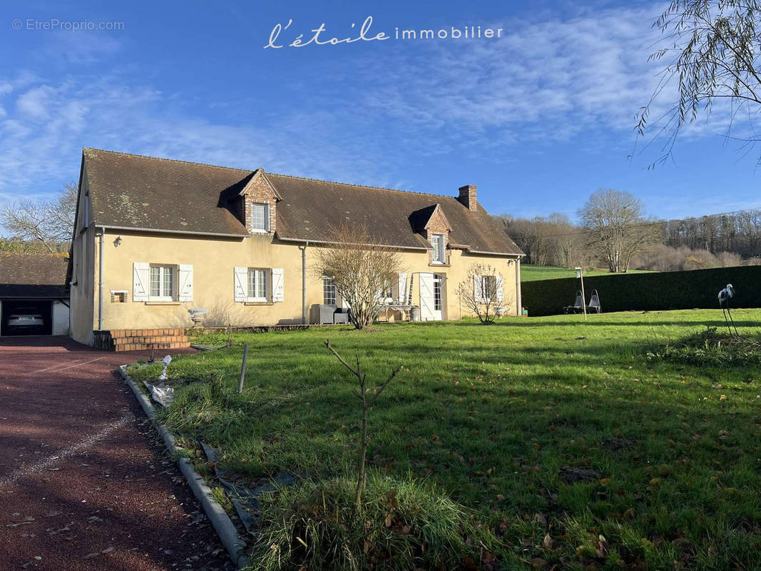 Maison à LA CHAPELLE-MONTLIGEON