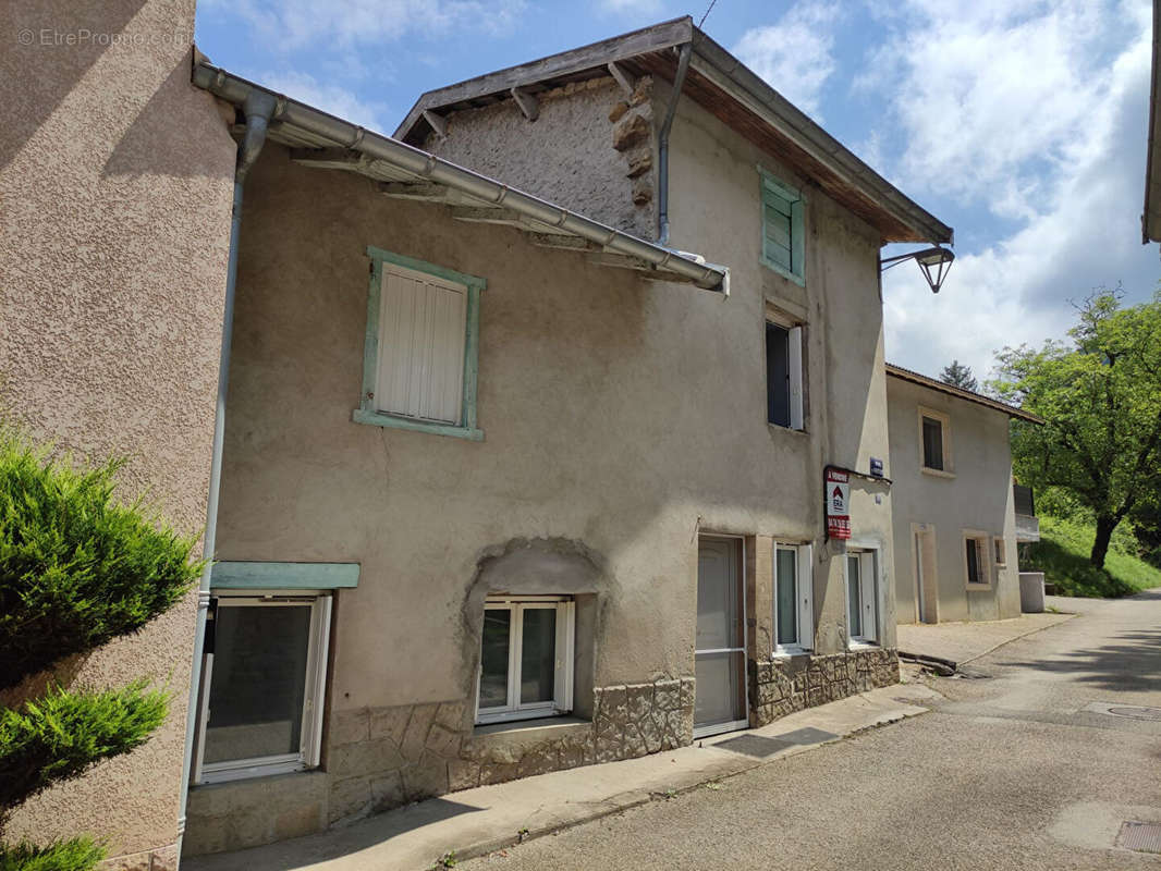 Maison à AMBERIEU-EN-BUGEY