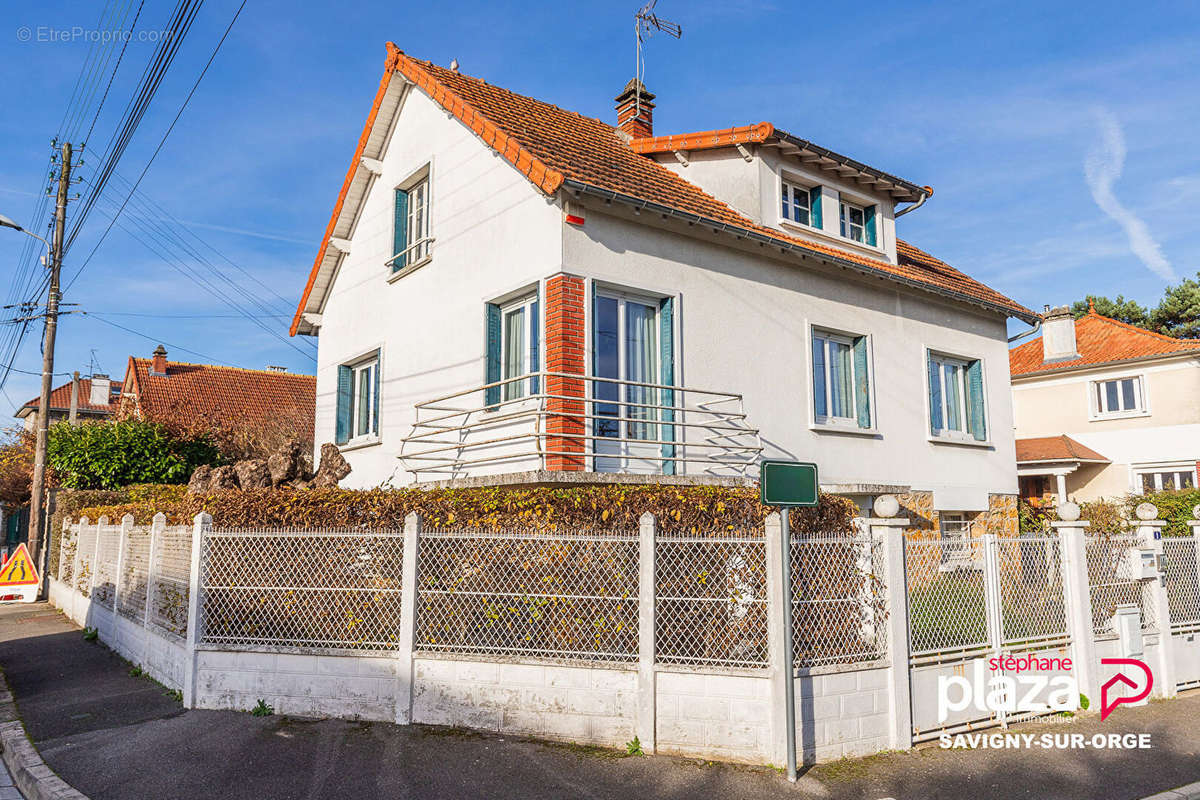 Maison à SAVIGNY-SUR-ORGE