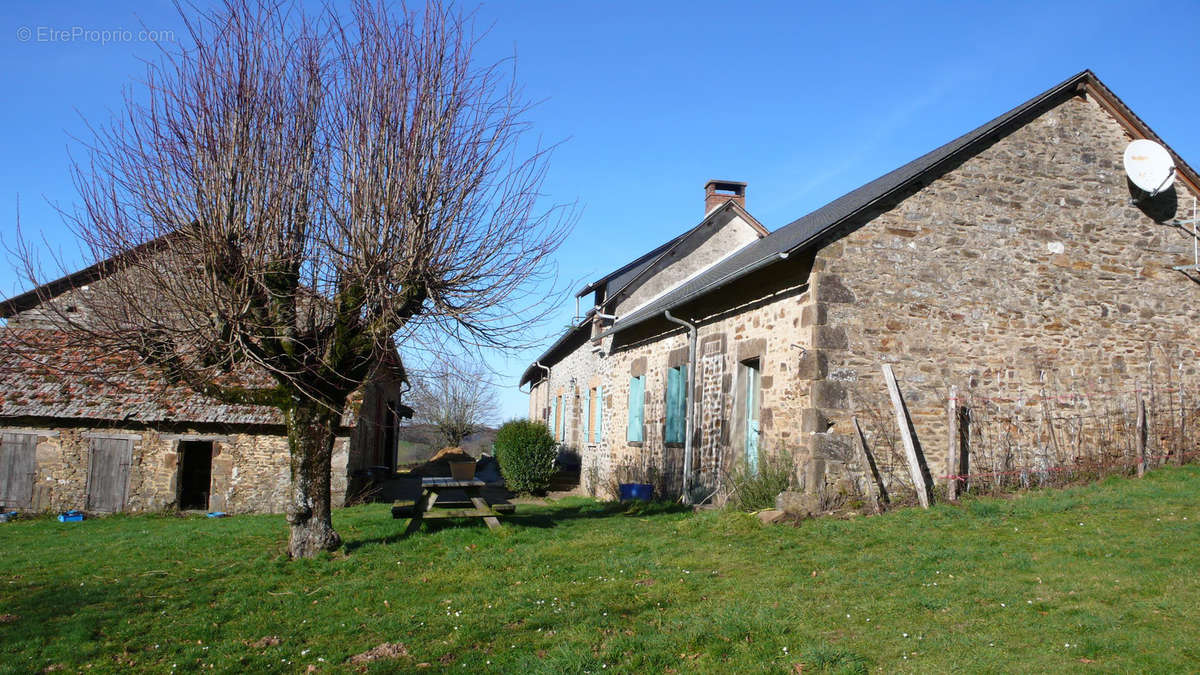 Maison à SUSSAC