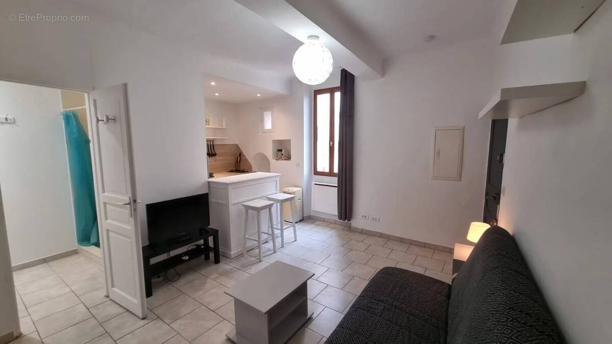 Appartement à SALERNES