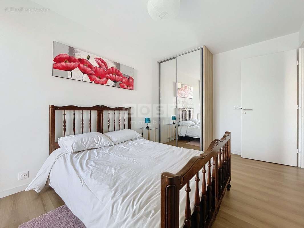 Chambre 1 - Appartement à ASNIERES-SUR-SEINE