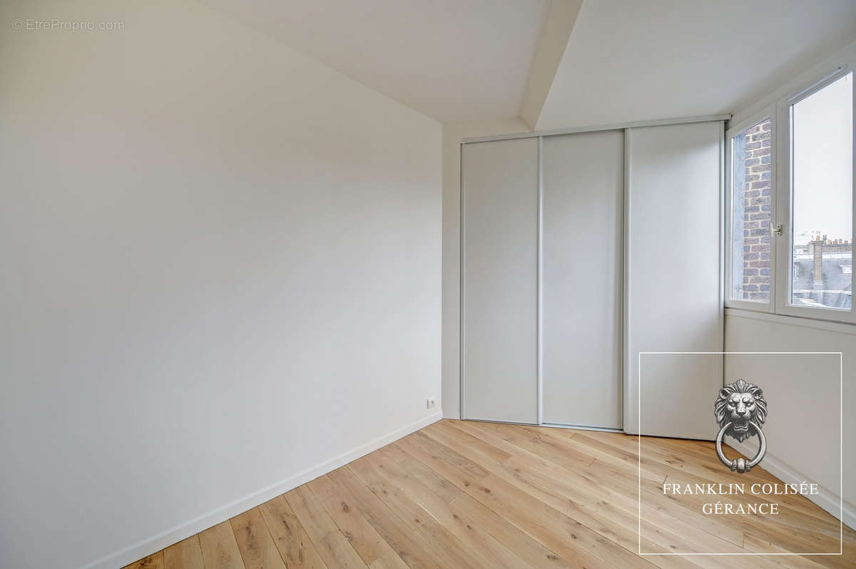 Appartement à PARIS-8E