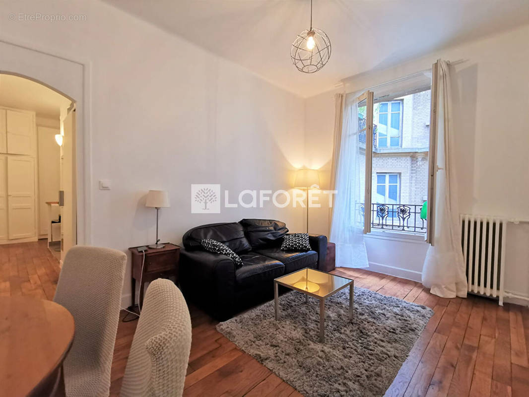 Appartement à PARIS-17E