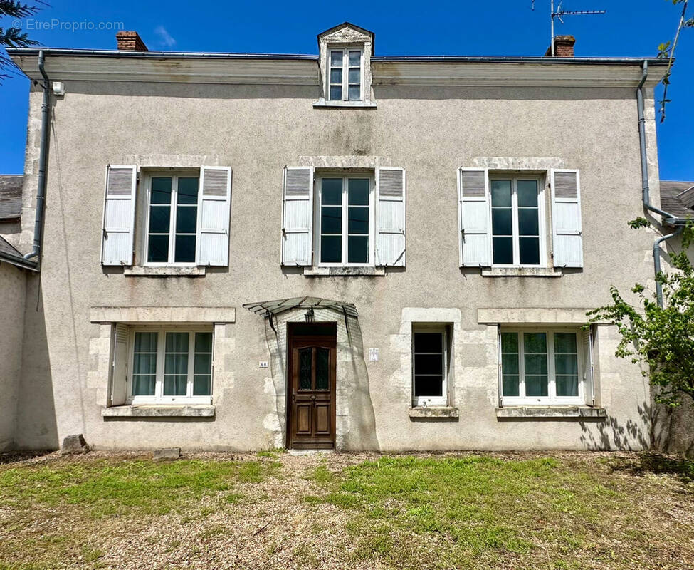 Maison à LA CHAPELLE-SAINT-MESMIN