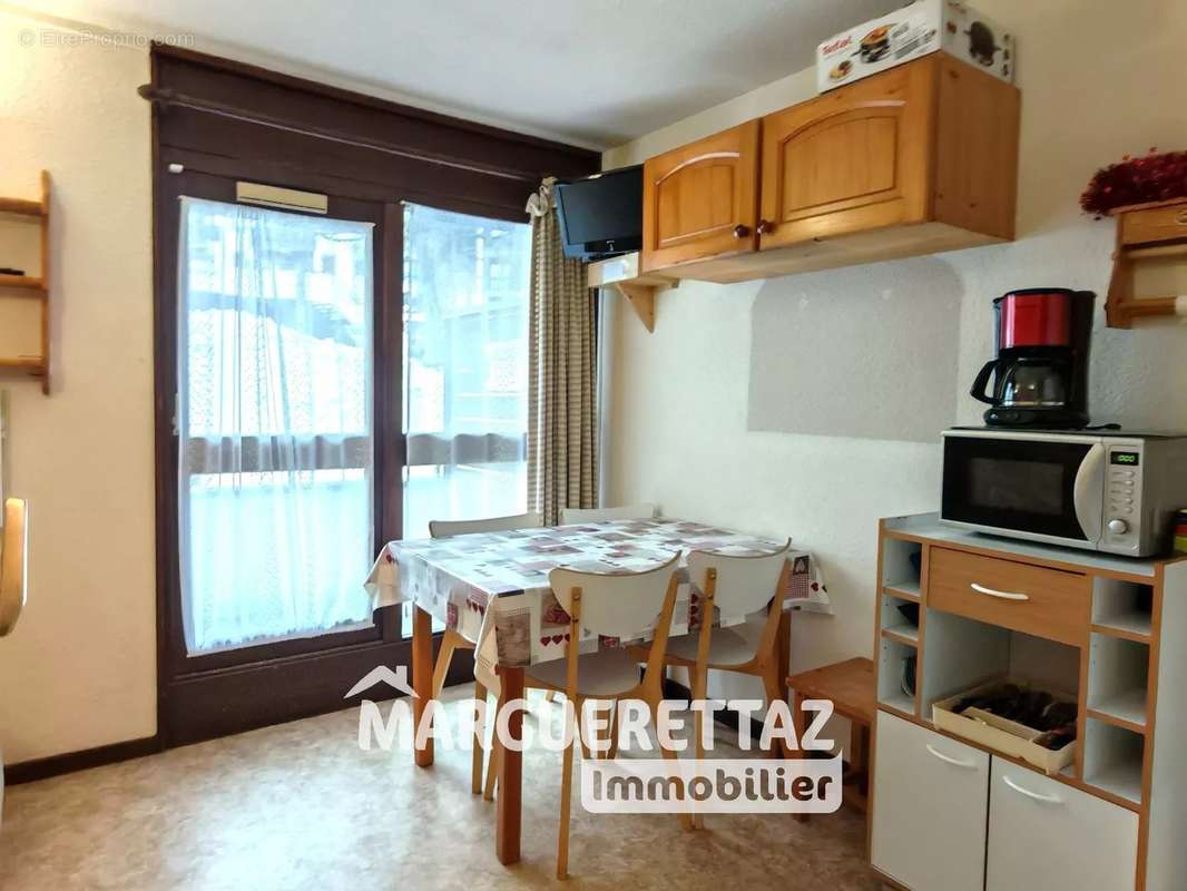 Appartement à MORILLON