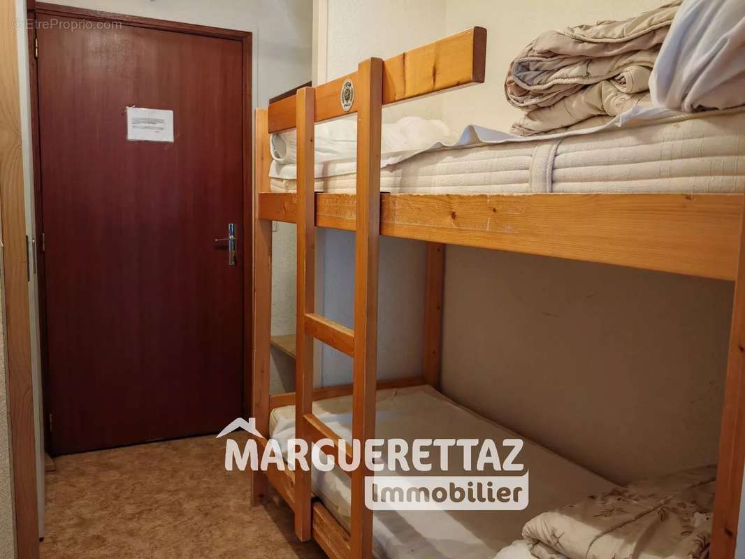 Appartement à MORILLON