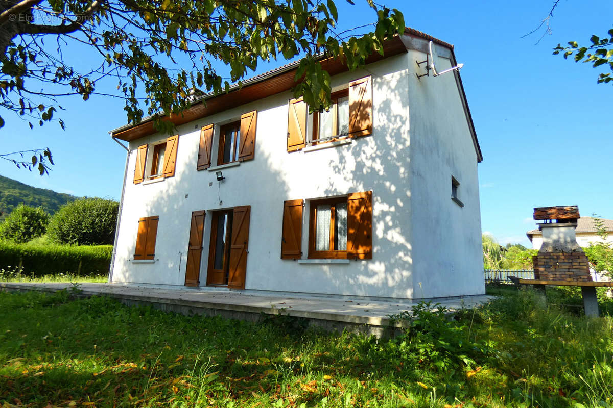 Maison à ARPAJON-SUR-CERE