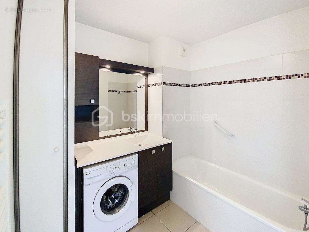 Appartement à MAUGUIO