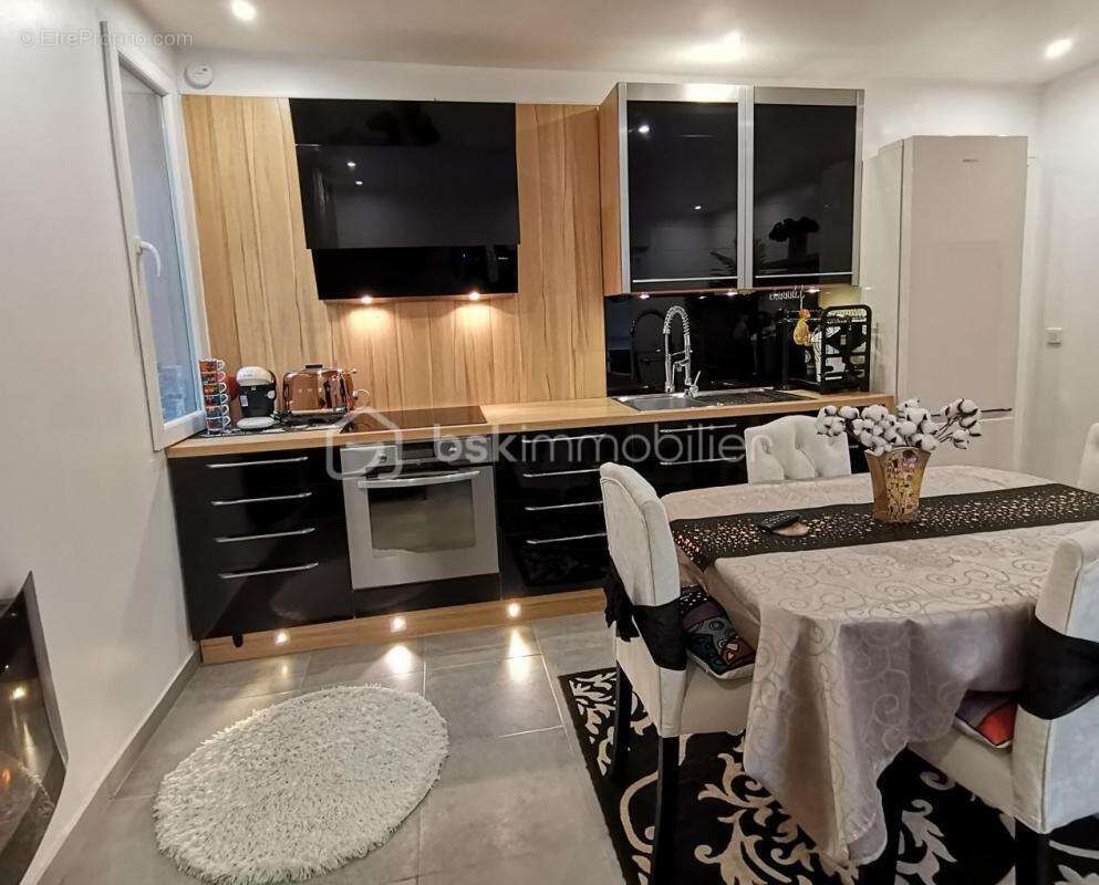 Appartement à CLICHY-SOUS-BOIS