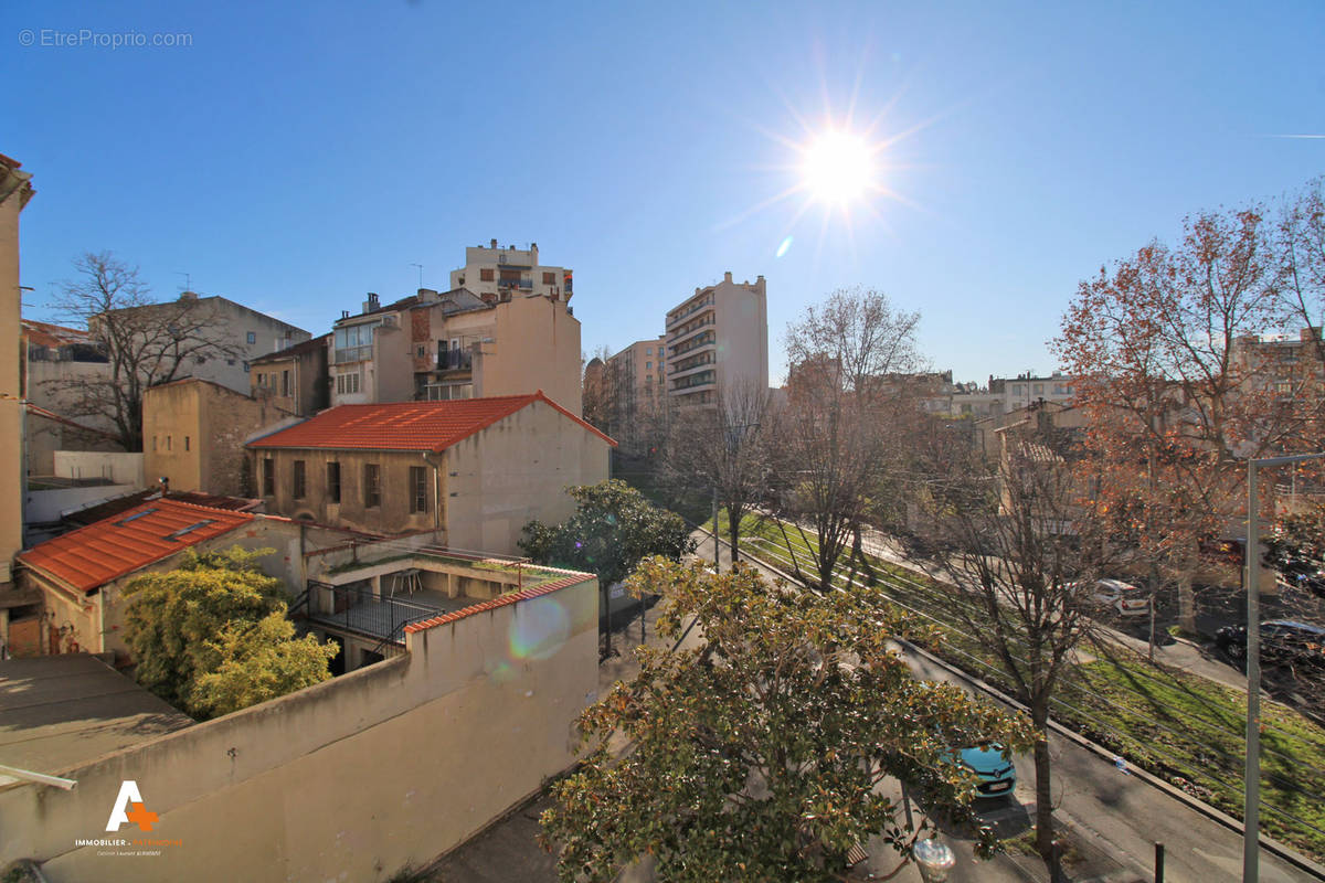 Appartement à MARSEILLE-4E