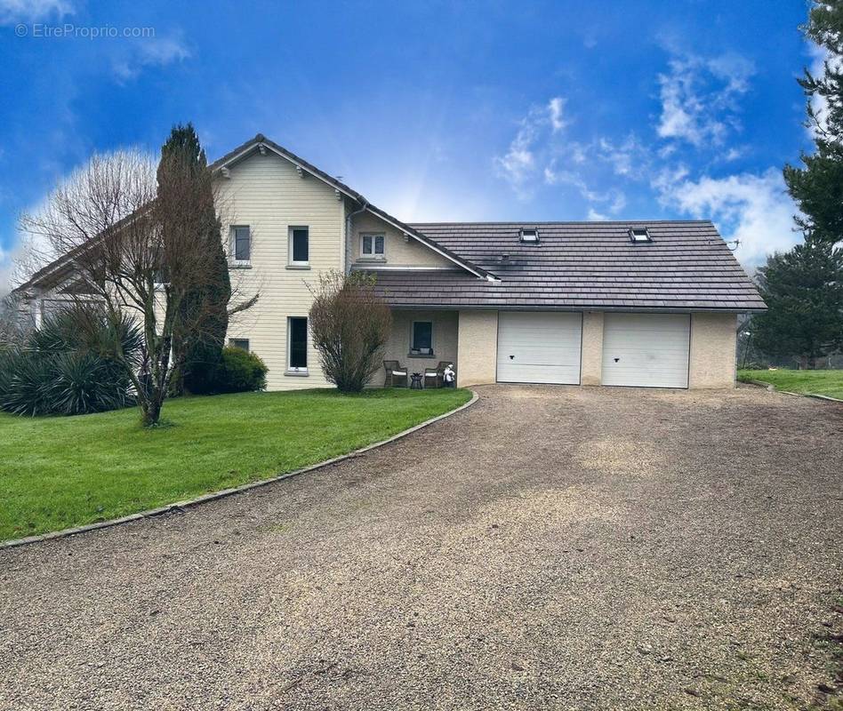 Maison à CUSSEY-SUR-L&#039;OGNON