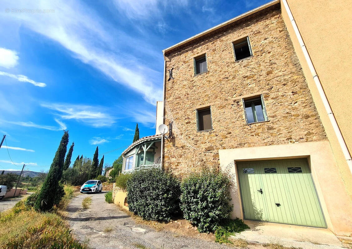 Maison à MONTSERET