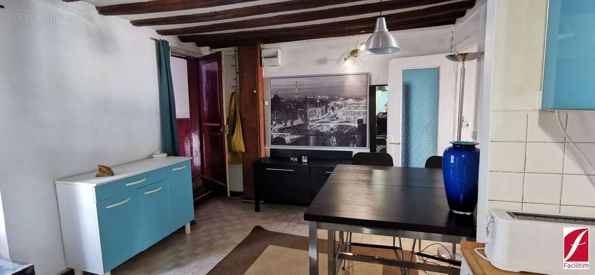 Appartement à PARIS-3E