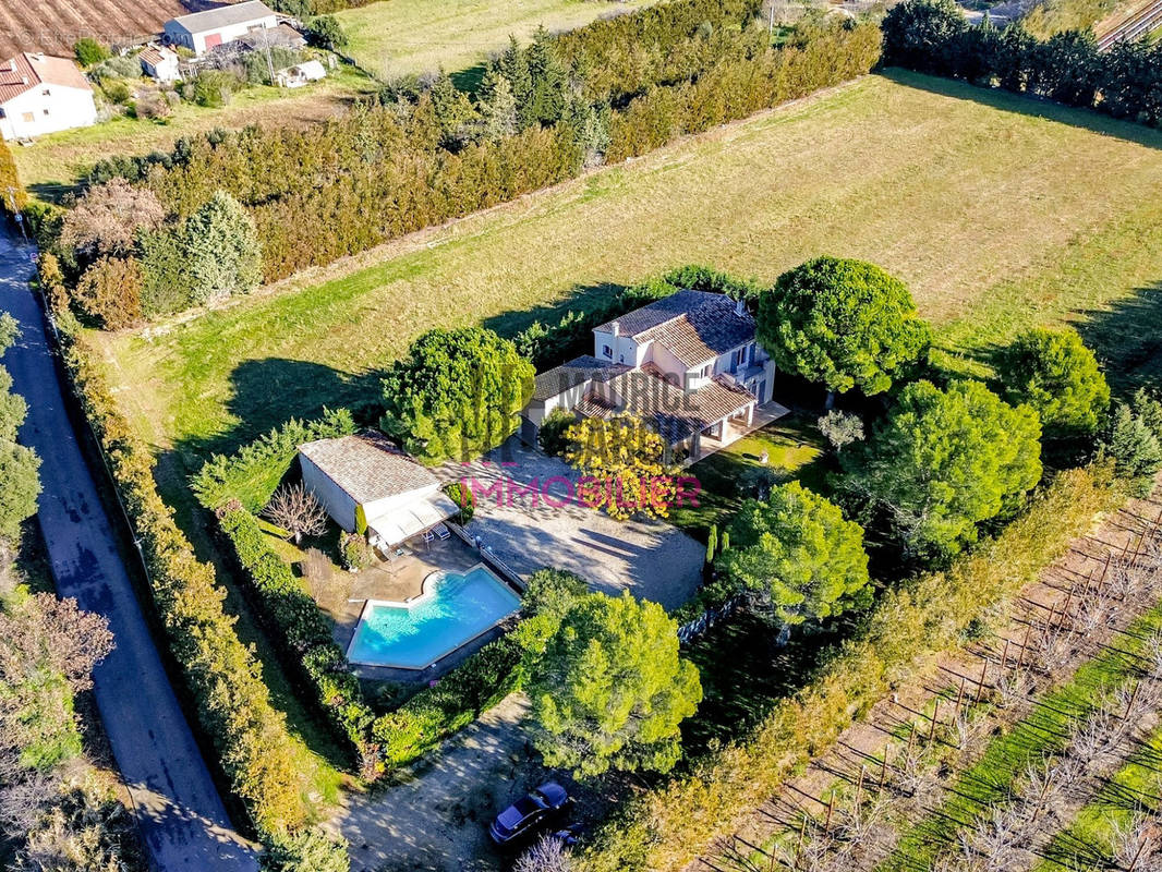 Maison à PERNES-LES-FONTAINES