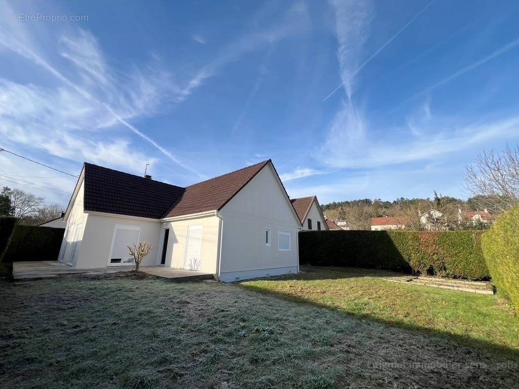 Maison à PONT-SUR-YONNE