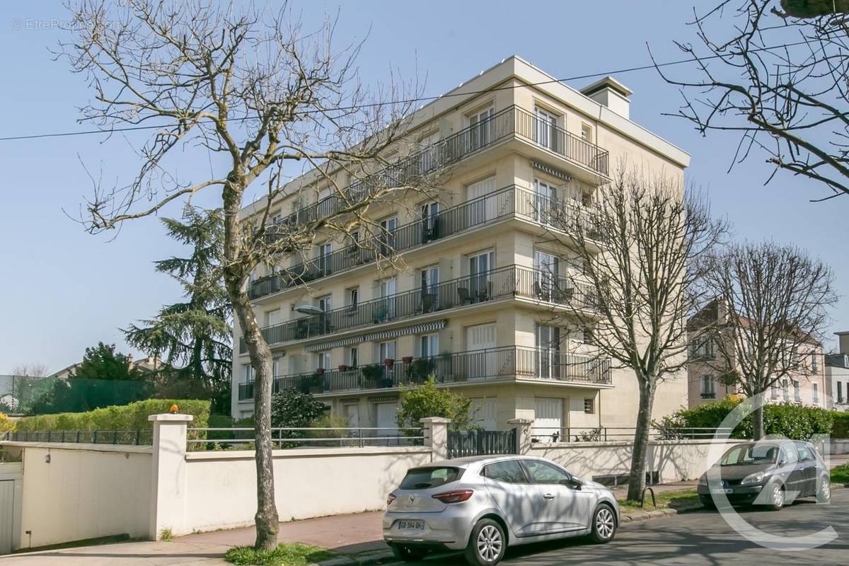 Appartement à SAINT-MAUR-DES-FOSSES