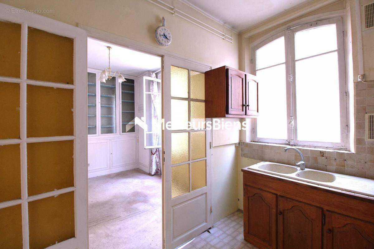 Appartement à CHARENTON-LE-PONT