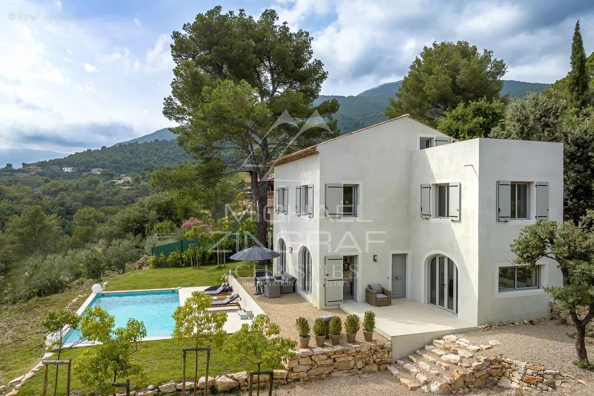 Maison à TOURRETTES-SUR-LOUP