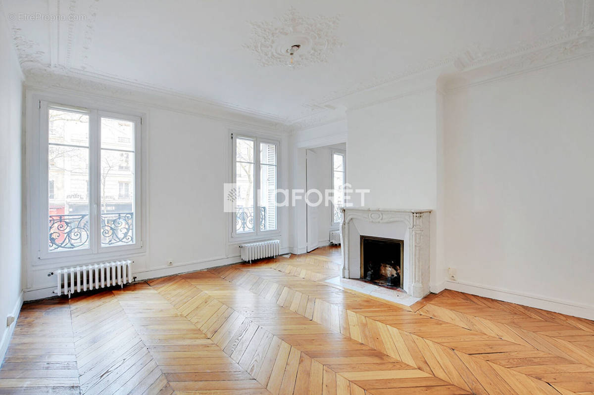 Appartement à PARIS-11E