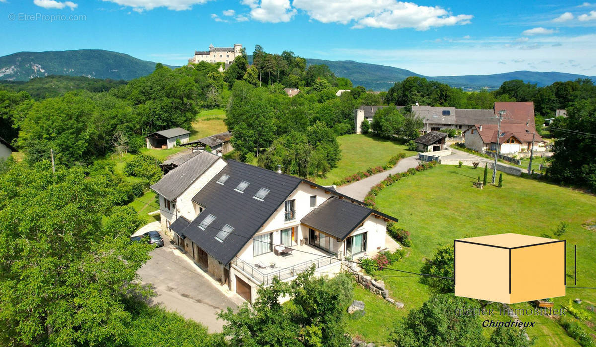 Maison à CEYZERIEU