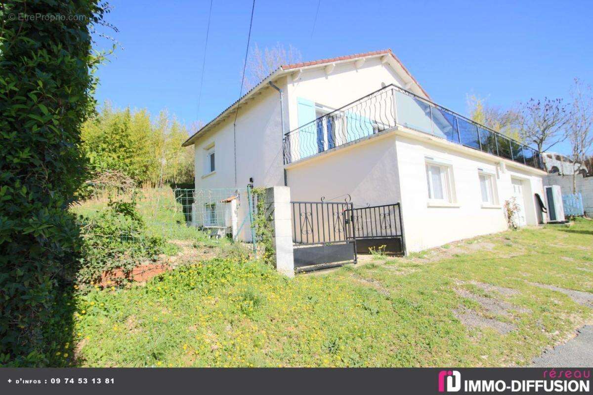 Maison à PUY-L&#039;EVEQUE