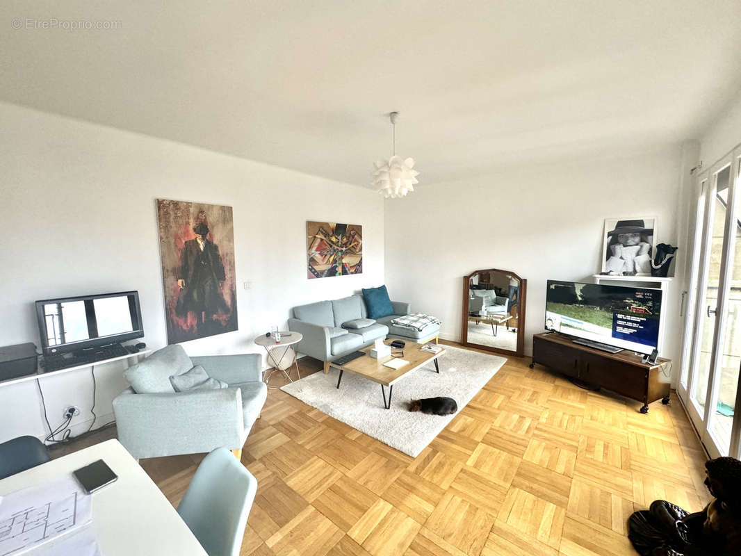 Appartement à CHARENTON-LE-PONT