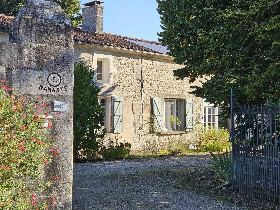 Maison à BOURG-CHARENTE