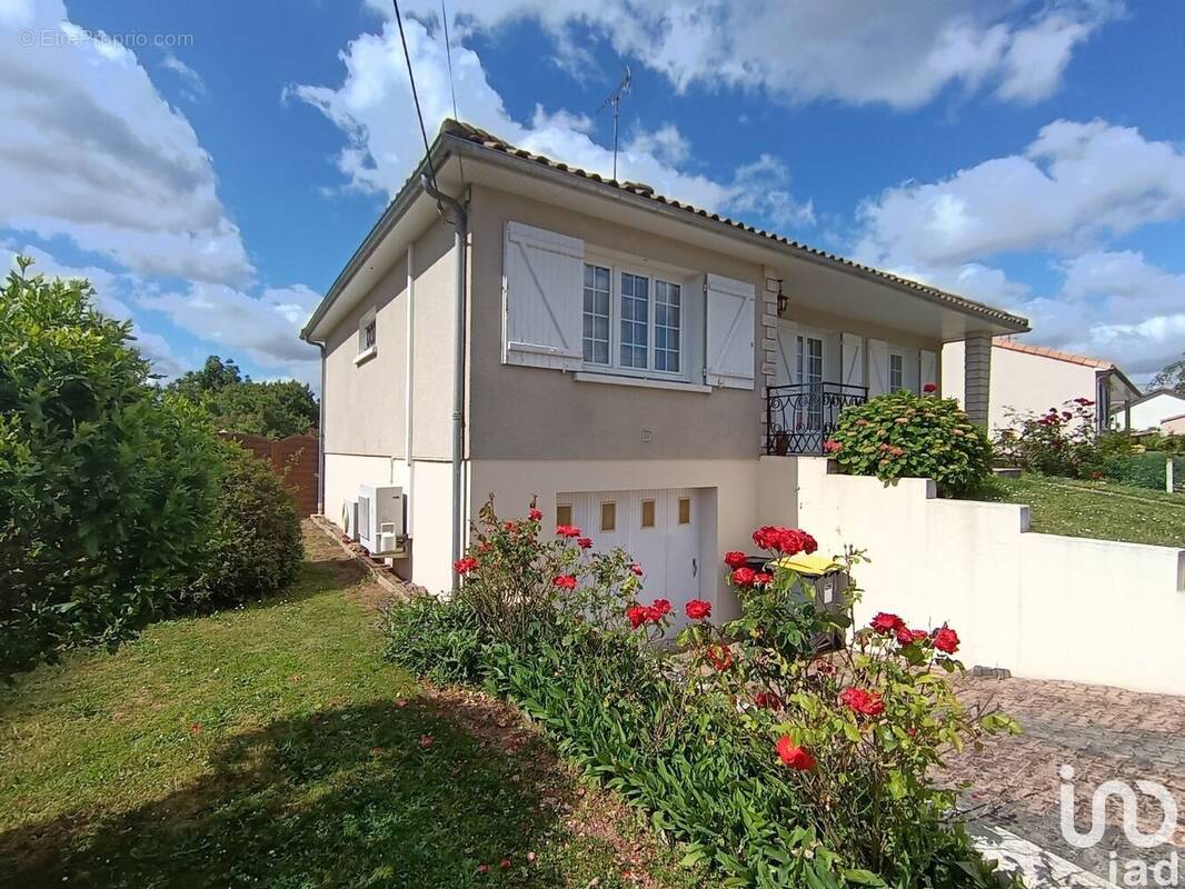 Photo 1 - Maison à SAINT-JEAN-DE-THOUARS