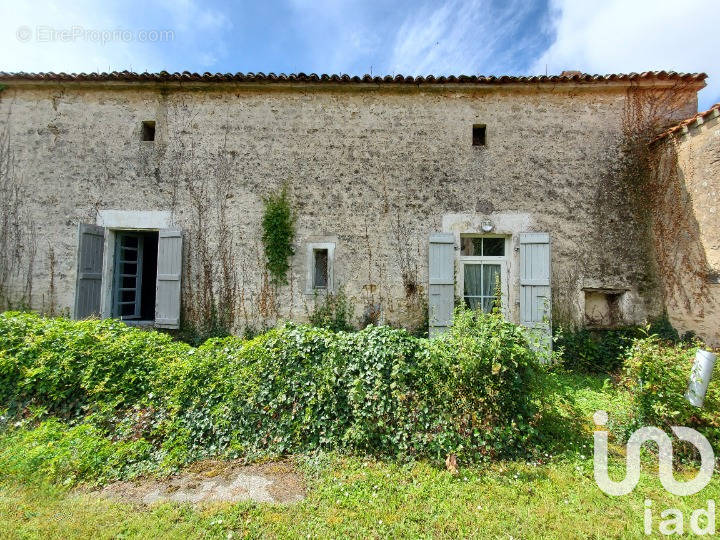 Photo 1 - Maison à SAINT-SULPICE-EN-PAREDS